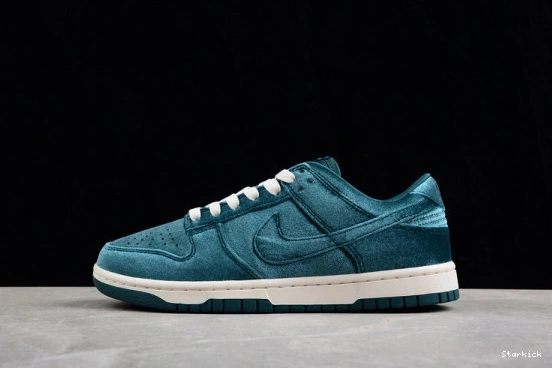 DZ5224-300 Green Nike Dunk Velvet Low 0103